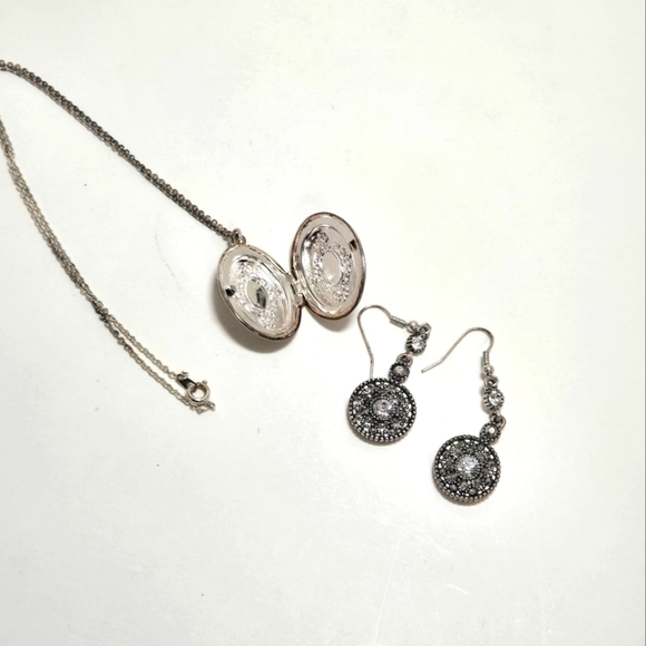 Necklace 18" Silvertone Chain with Locket Crystal Marchasite Fishhook Earrings - Picture 6 of 6